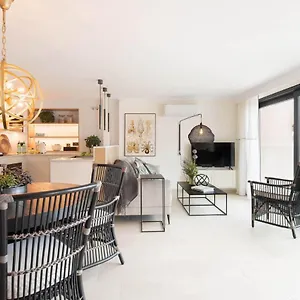 Horizonte Club In By Solaga Homes Apartment